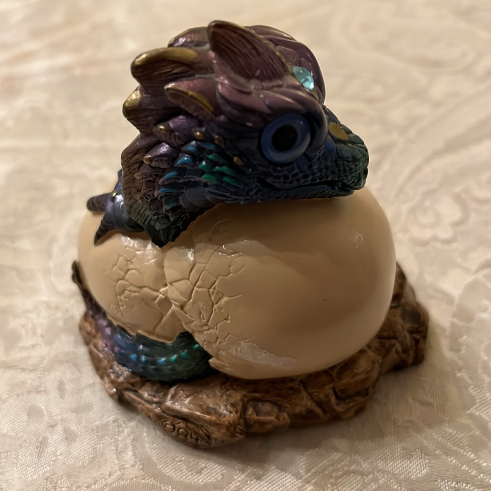 Windstone Editions Baby Egg Pena 84 Hatching Dragon Figurine Peacock Blue/Retire